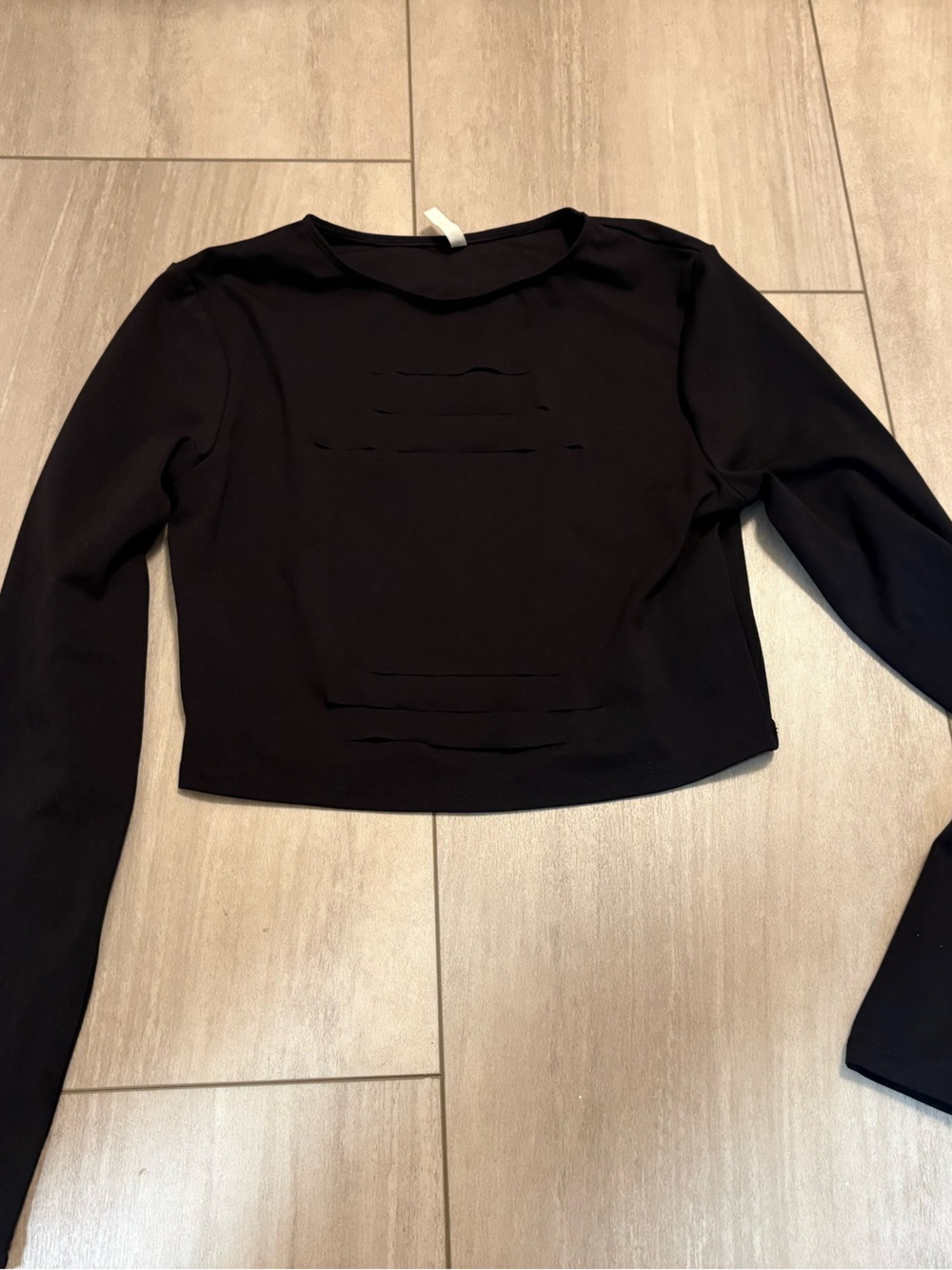 HALARA Black Cropped Long Sleeve Crewneck Top